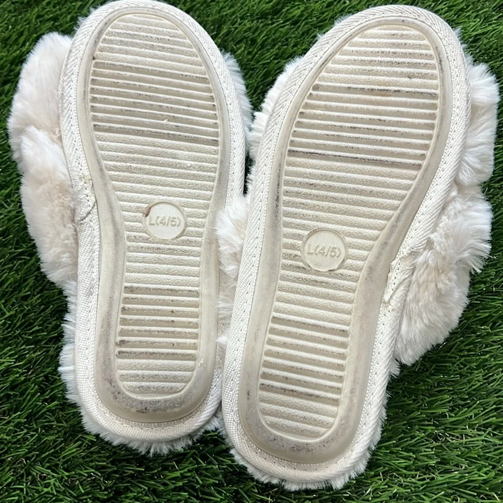 Girls Cat & Jack Slip On Slippers